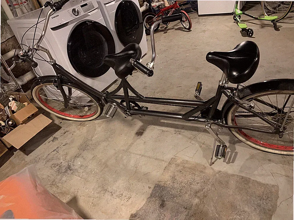 TANDEM BICYCLE GREEN FOLDING WHITE WALL TIRE. GREAT CONDITION